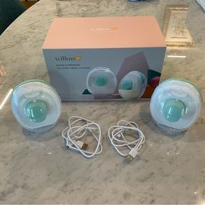 Willow Go Breast Pump - Barely used
